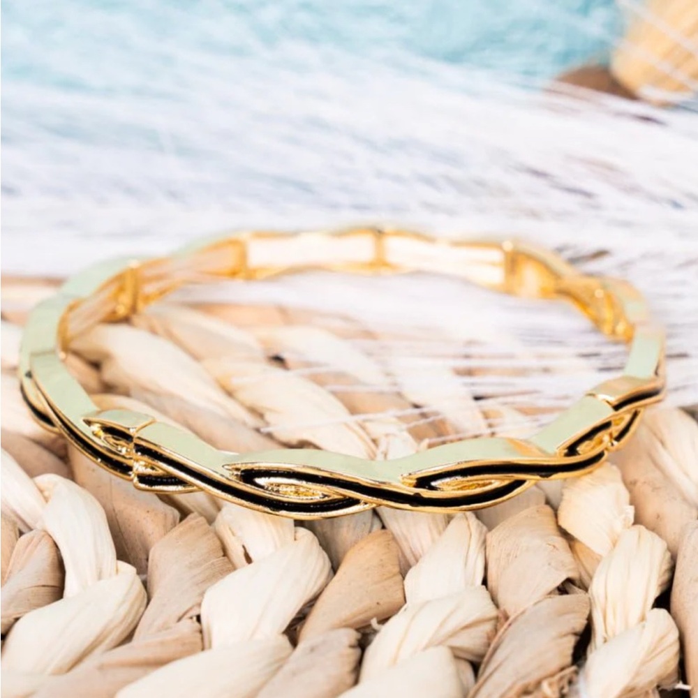Elegant Gold-Tone Infinity Stretch Bracelet